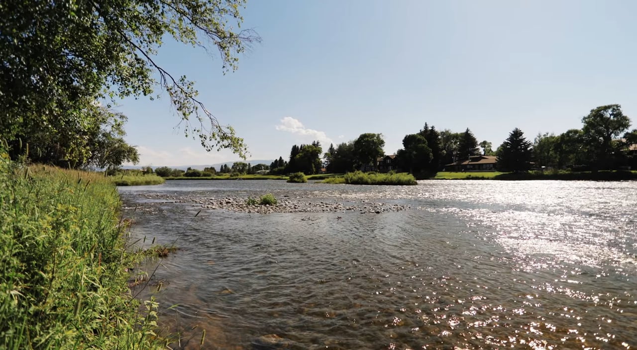 NEW LISTING | ENNIS, MONTANA LOG CABIN!