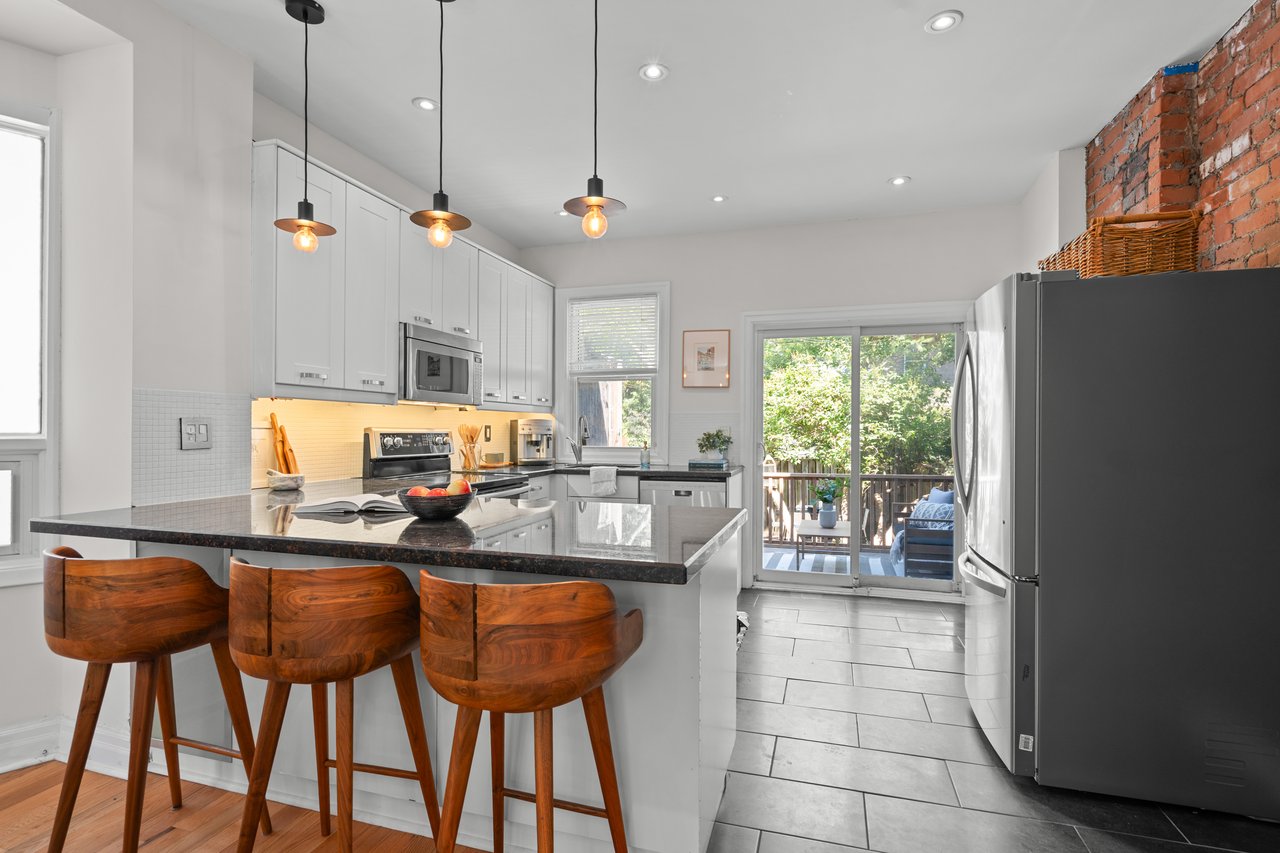 21 Bertmount Ave