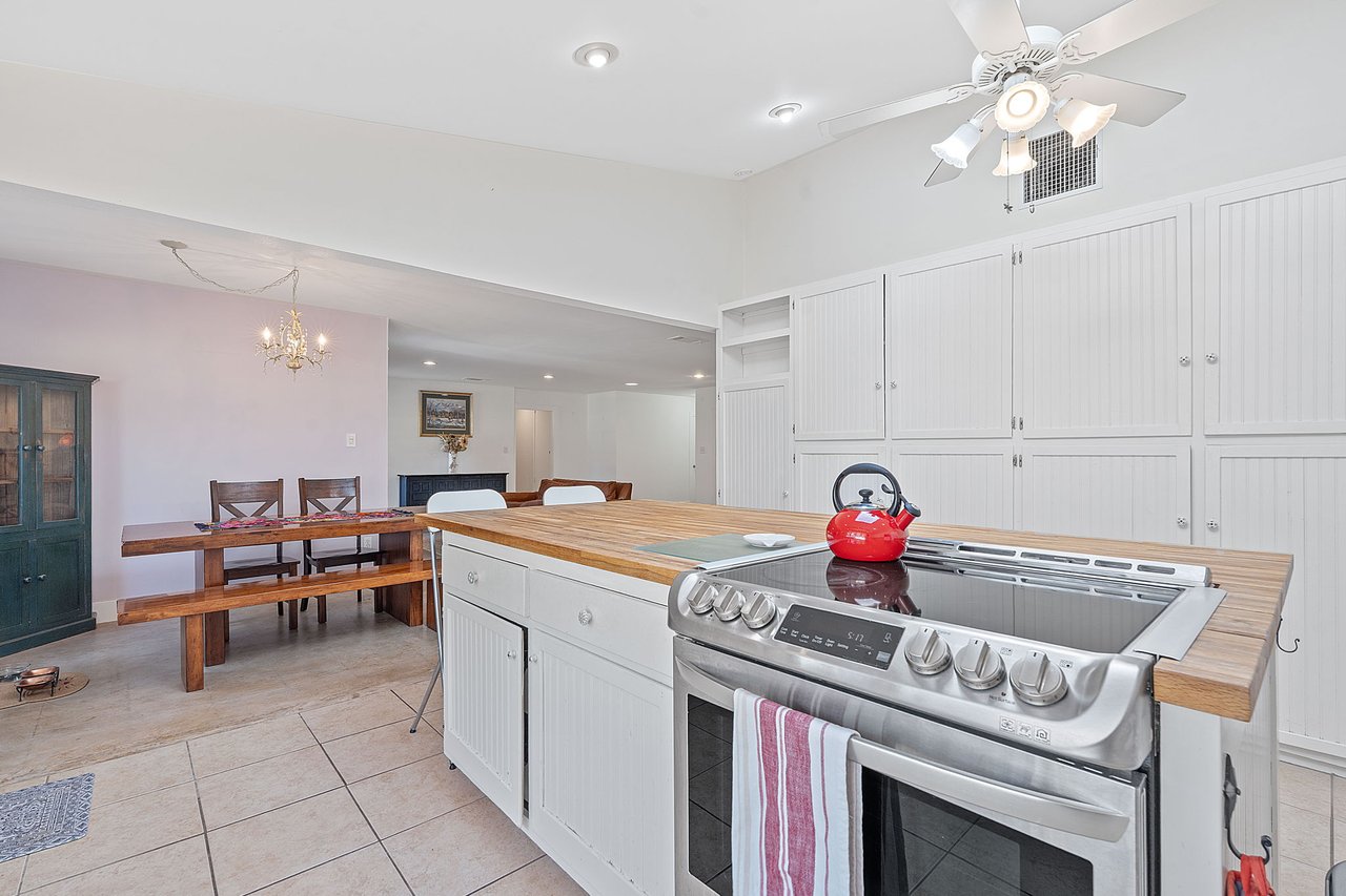 8705 S View Rd, Austin