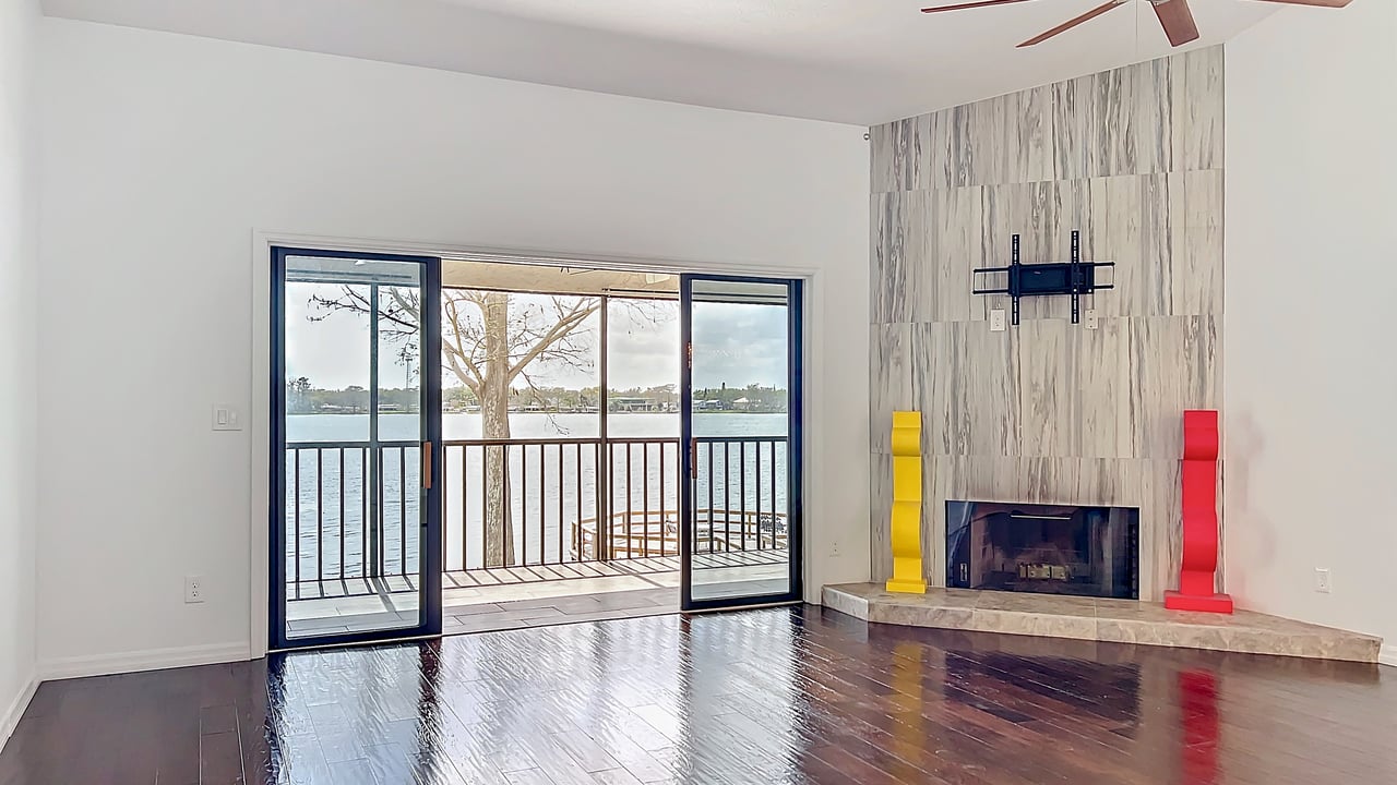 Luxury Lakefront Winter Park Condominium for Lease