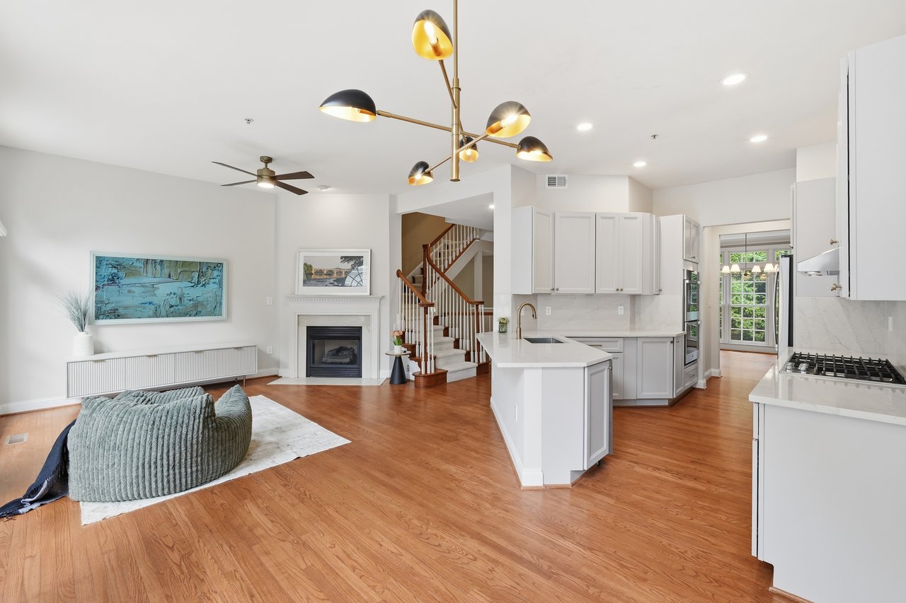 1627 Colonial Hills Drive
