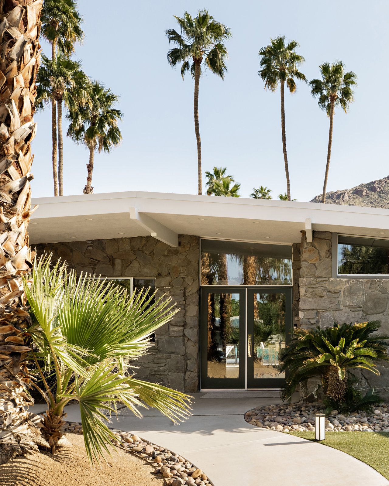 House Tour: Palm Springs Perfection