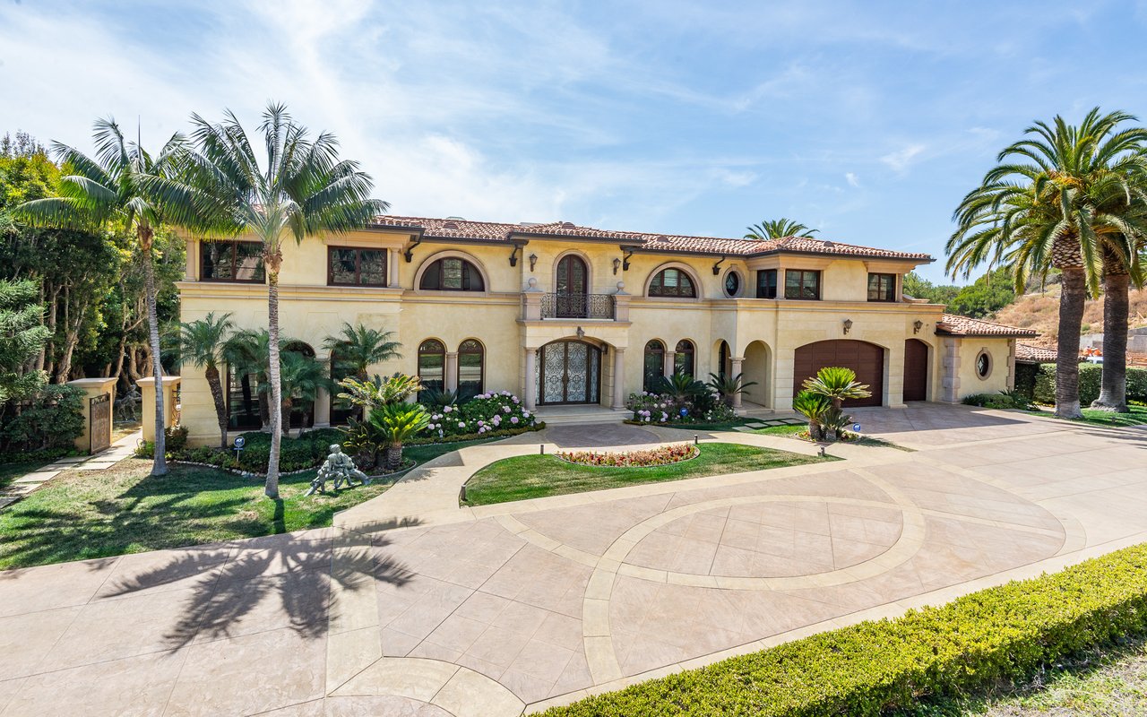 Just Listed: European-Inspired Estate in Prestigious Lunada Pointe