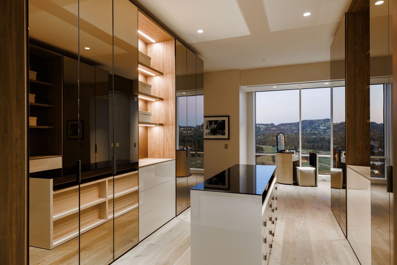 1200 Club View Drive, Penthouse 21