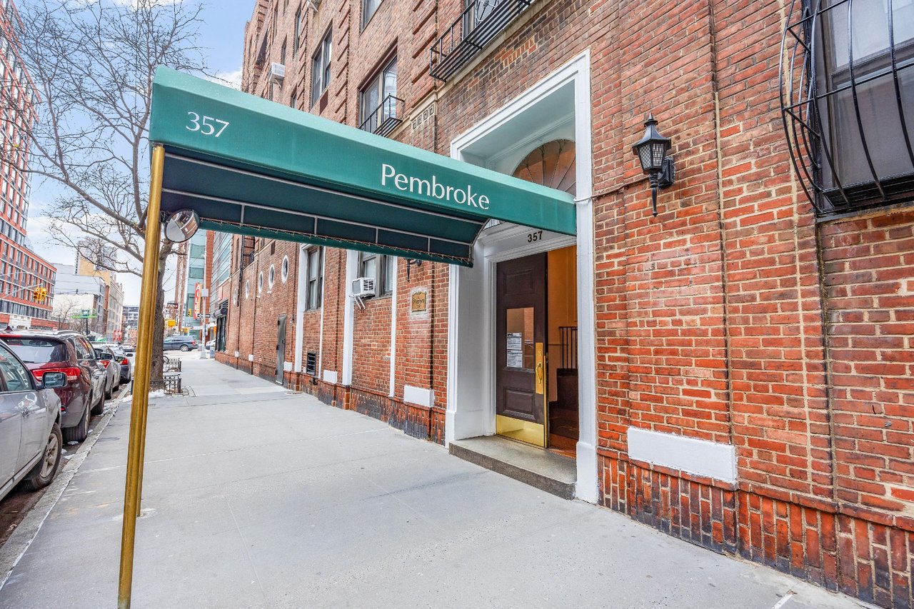 357 West 55th Street, #5L