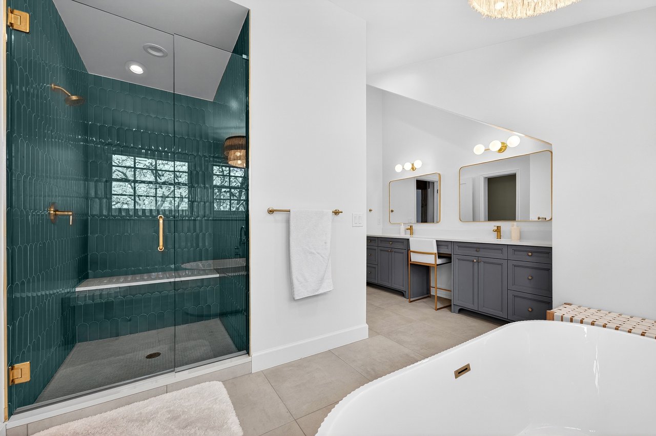 Stunning Home On The Rolling Hills Golf Course