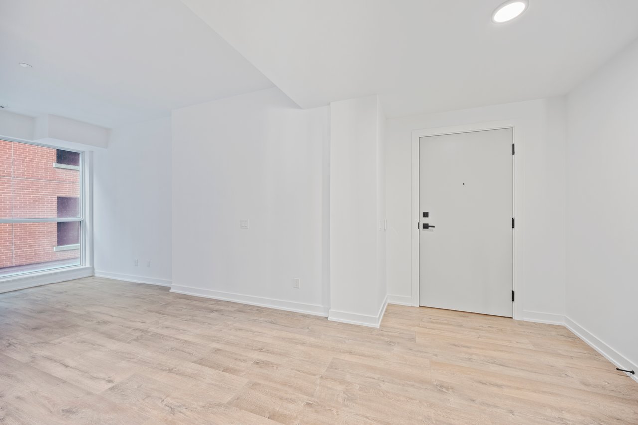 327 King Street W 301