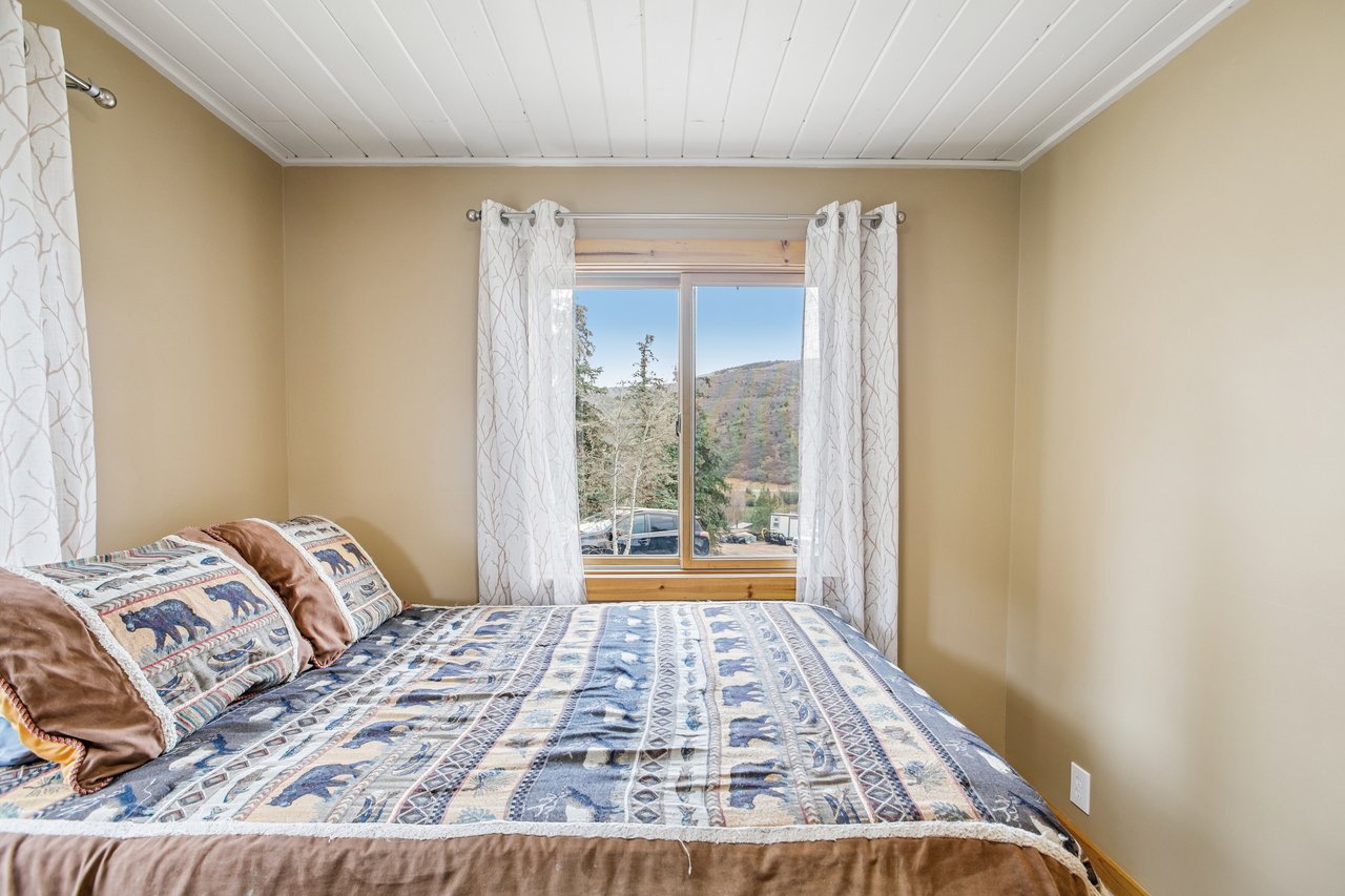 1538 Country Cir