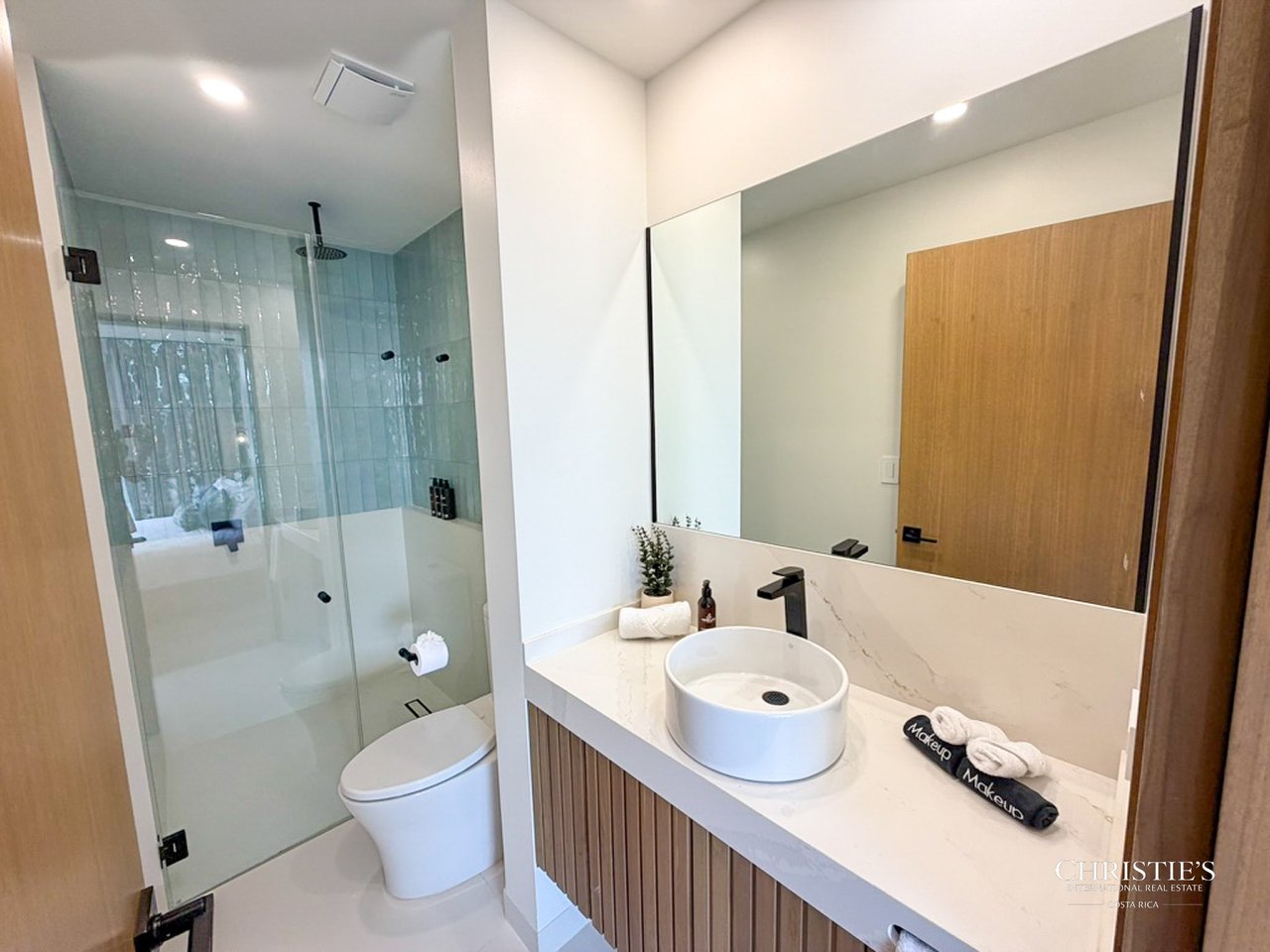 Mono Luxe Unit #17 — Three-Bedroom Residence