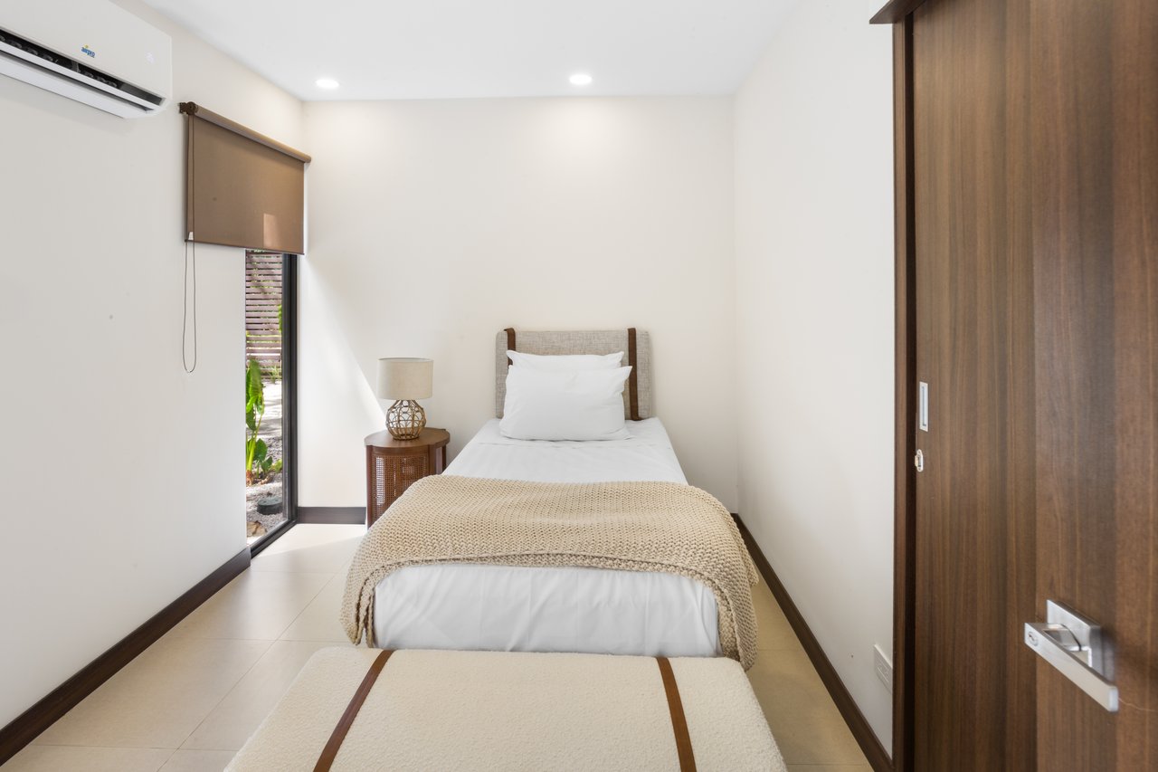 Flamingo Estates Luxury Home | Modern 4-Bed Retreat with Pool & Rooftop Terrace Near Beach & Marina