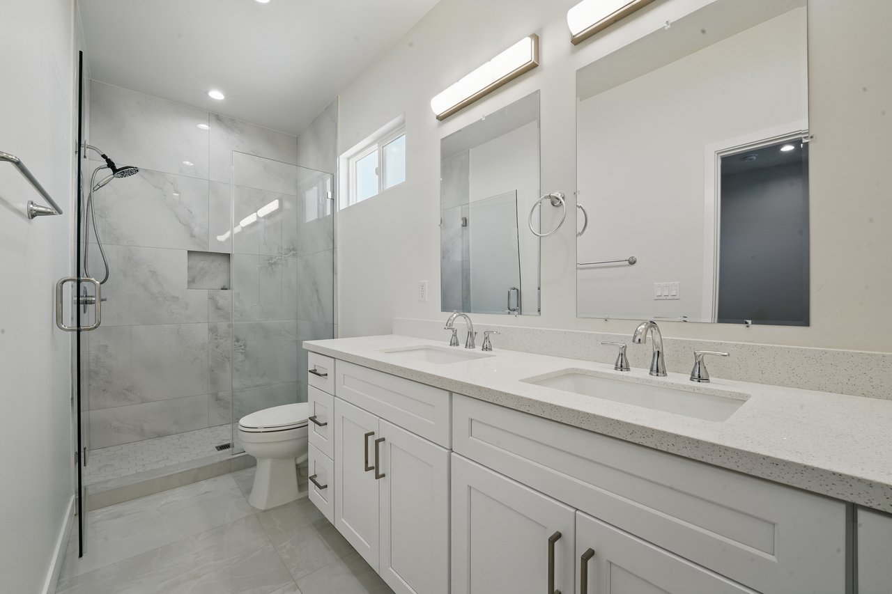 4 Units in North Hollywood