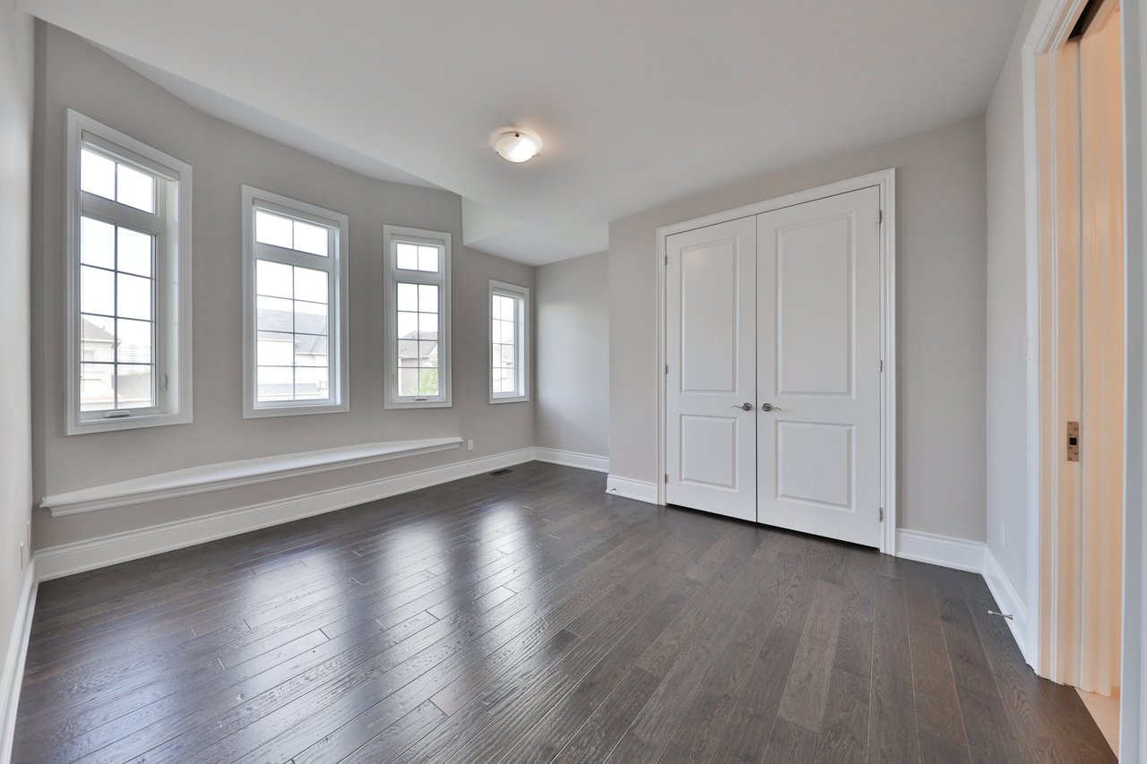 2163 Vineland Crescent, Oakville