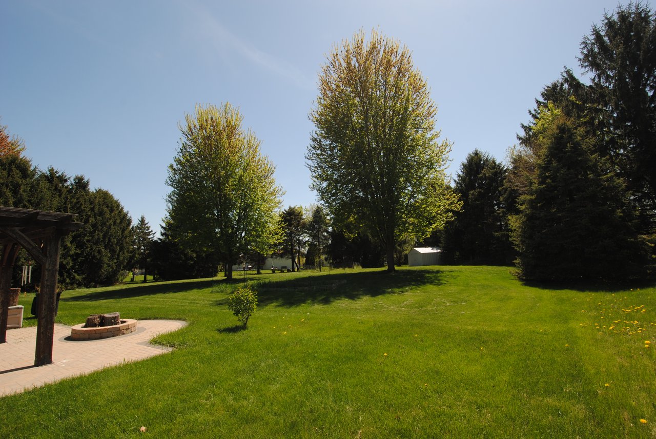 1116 Redwood Court