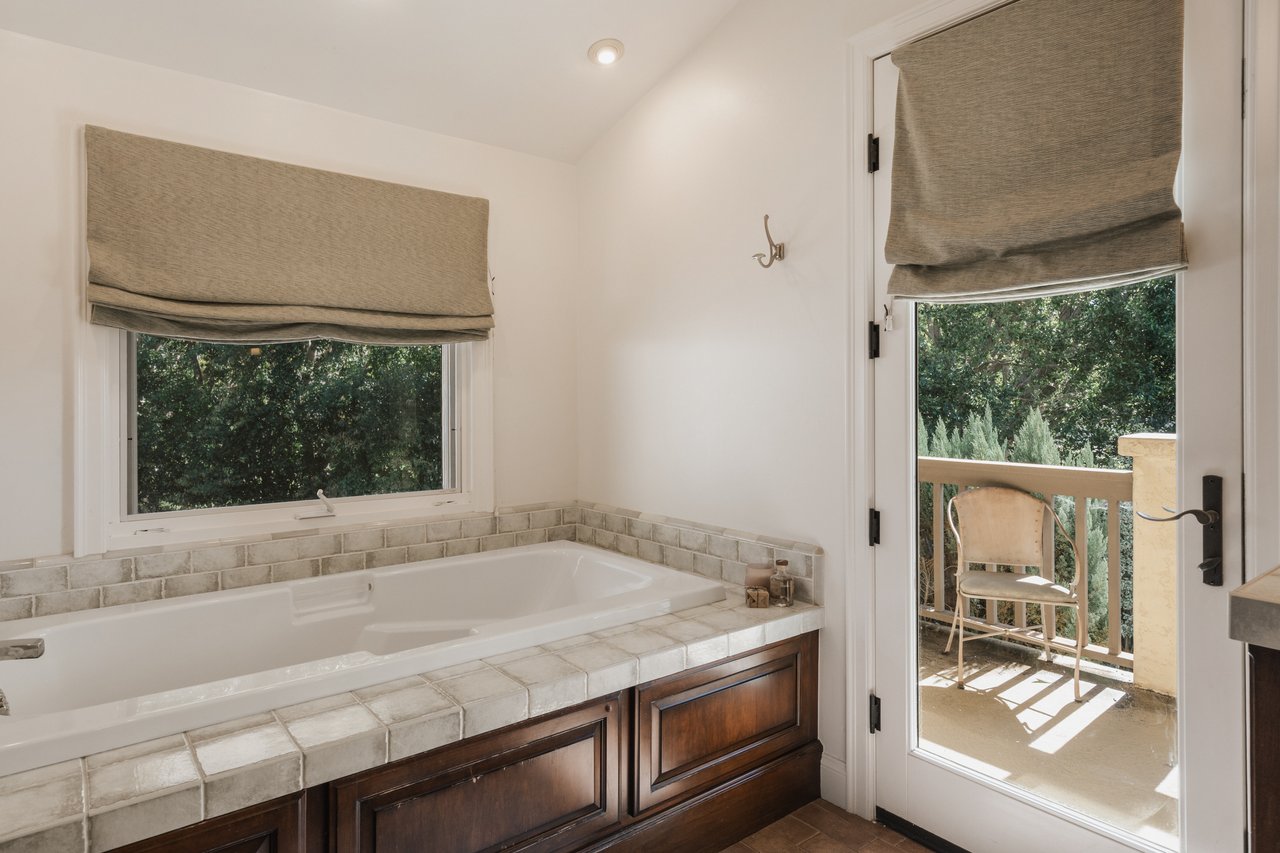 18162 Stratford Circle