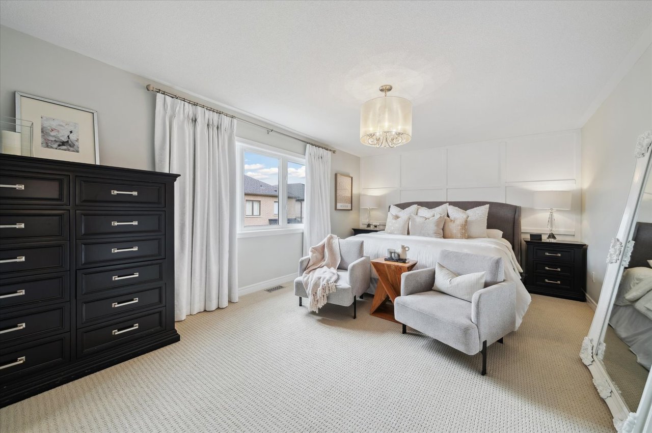 32 Maplebank Cres