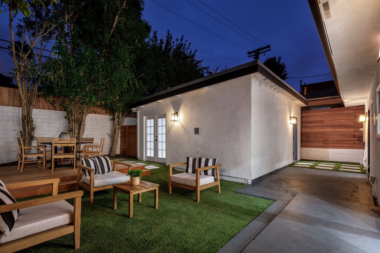 574 Mount Holyoke Ave