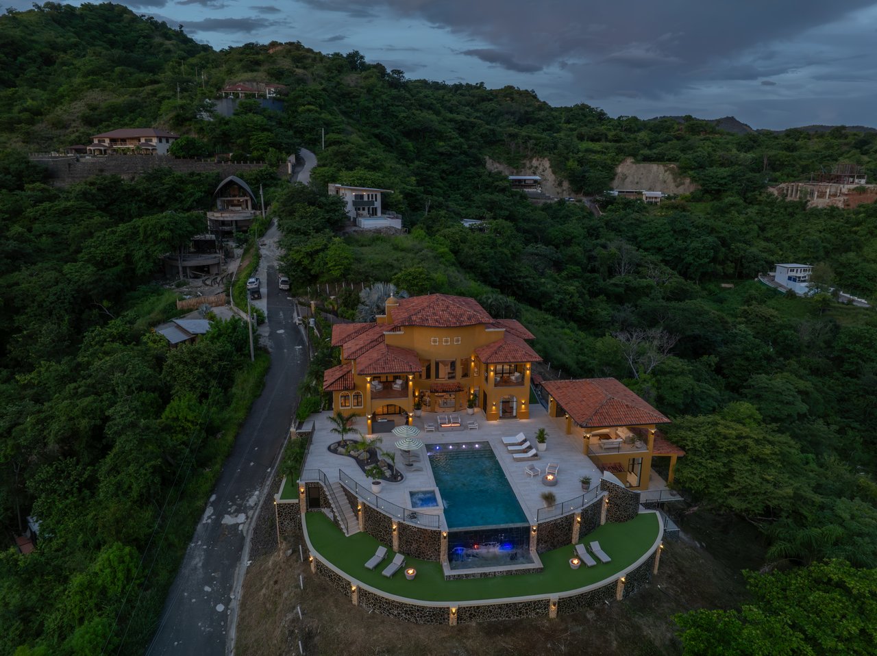 Casa Loro - Luxury Estate