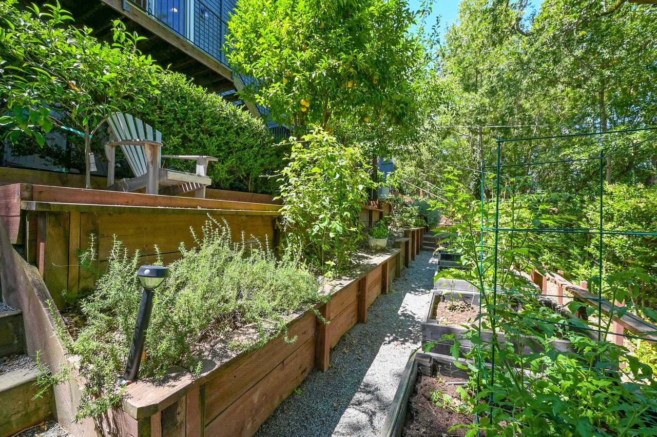 17 Hillside Ave