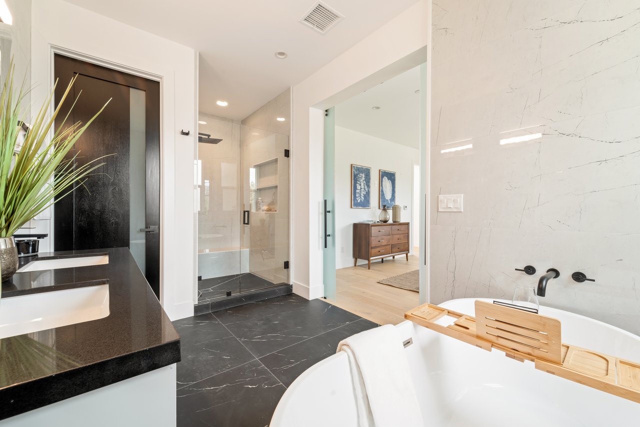 350 Mount Carmel Dr, Glendale 