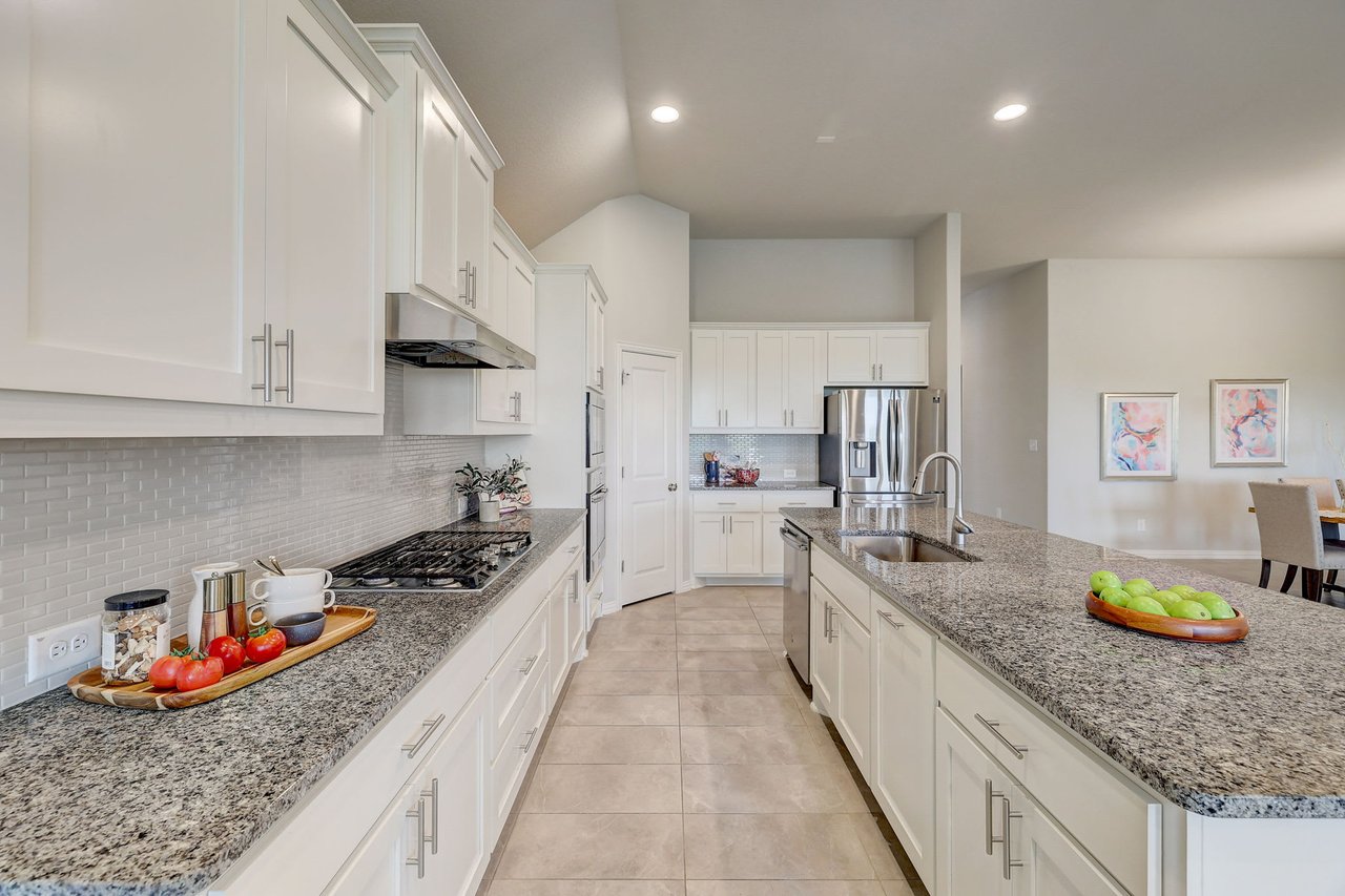 Charming single-story home in the desirable Paloma Lake in RR that backs to a greenbelt!