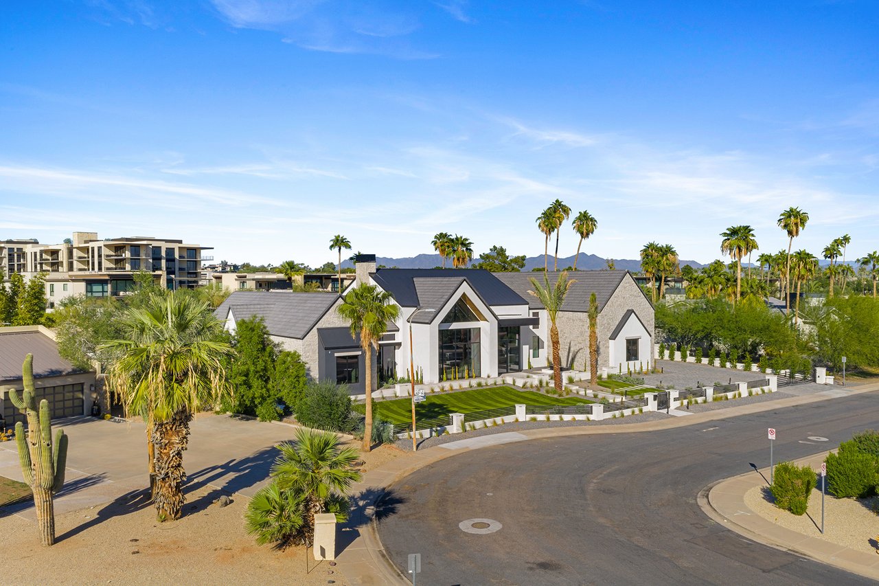 6230 E HILLCREST Boulevard