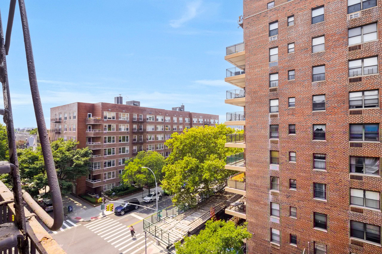 415 Beverly Rd, #3B