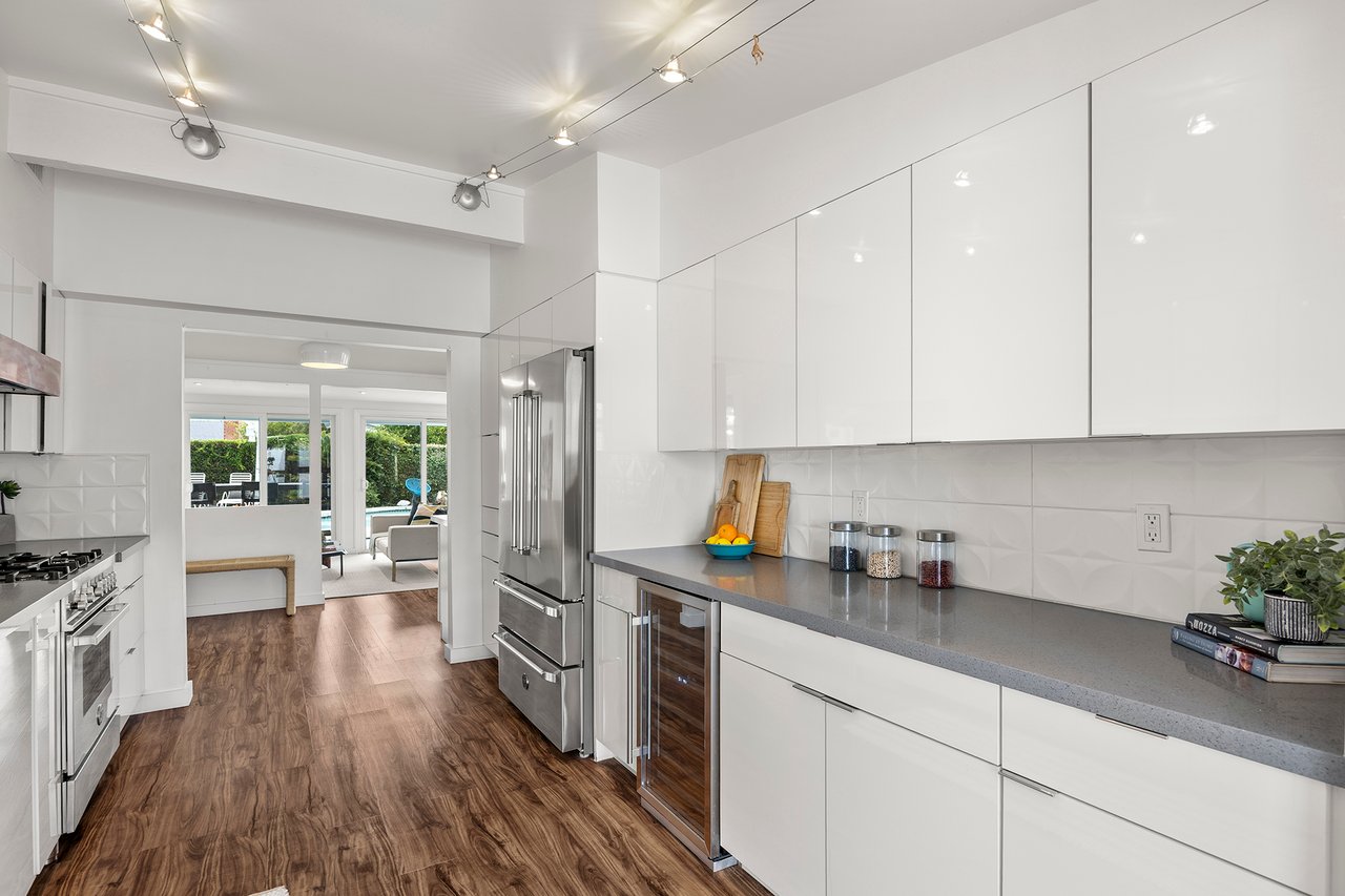 Tustin Cliff Home May For Sale