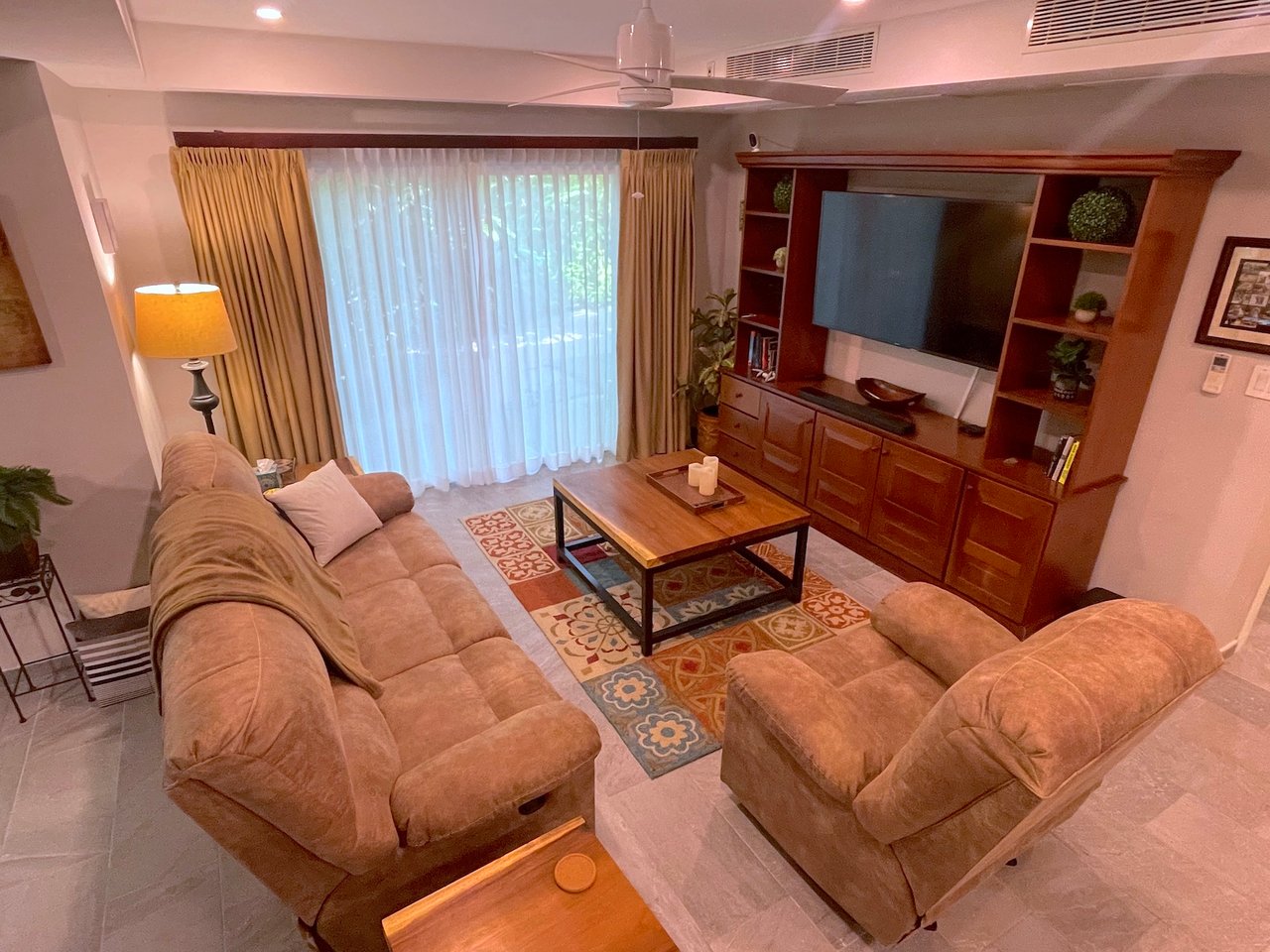 ELAN GROUND FLOOR 2 BEDROOM CONDO WITH BEACH ACCESS. UNIT 4E