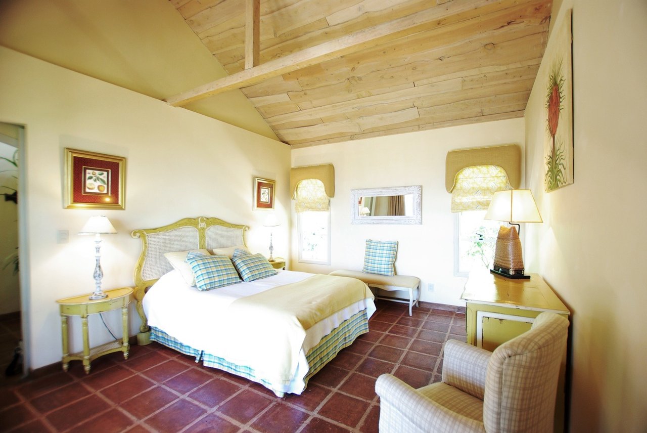 Fully Furnished Provenzal Estate