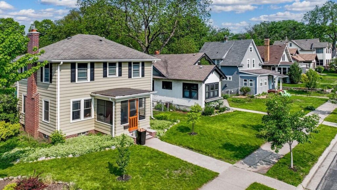 Selling a Home During Chapter 7 Bankruptcy in Minnesota: The Homestead Exemption, the Trustee, and What You Keep at Closing