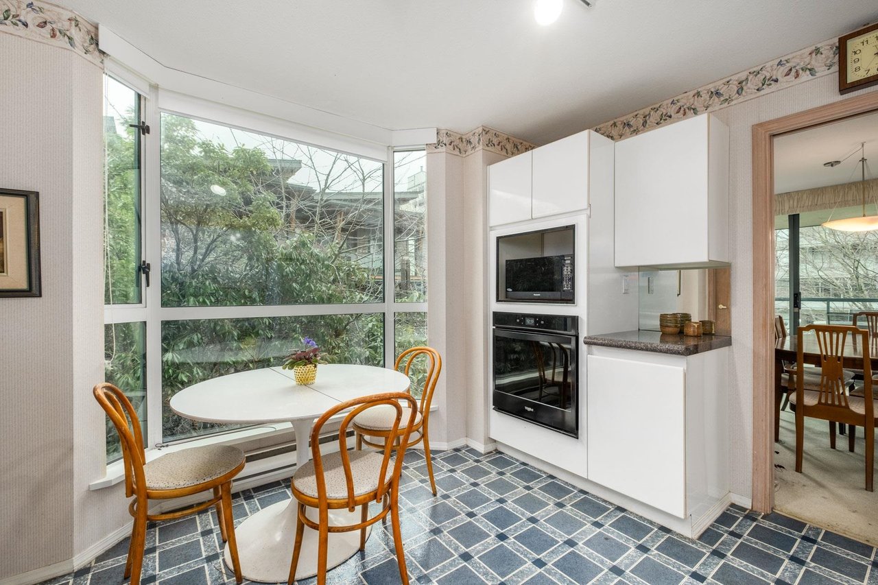 101-1427 Duchess Ave