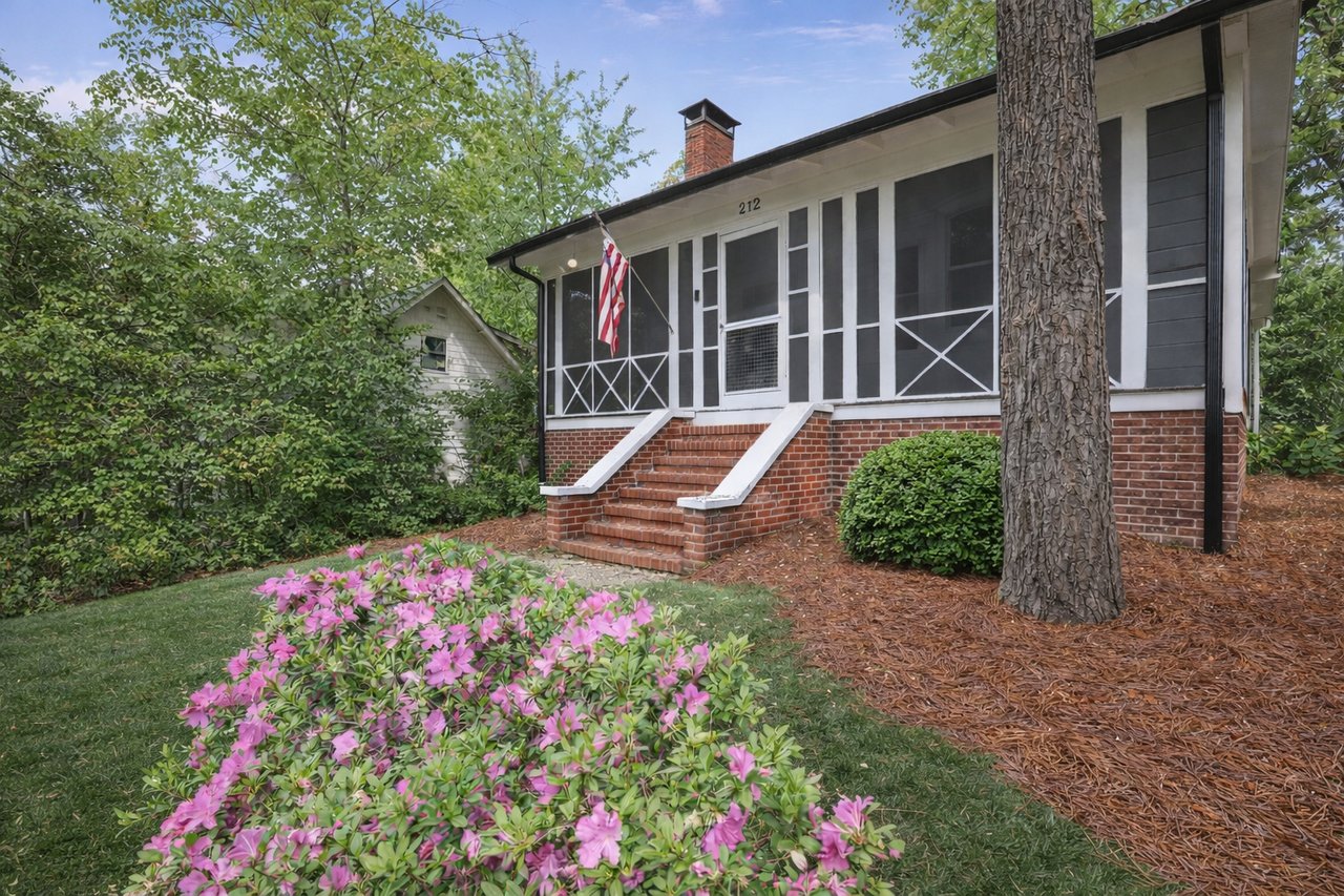 212 Springdale Drive NE
