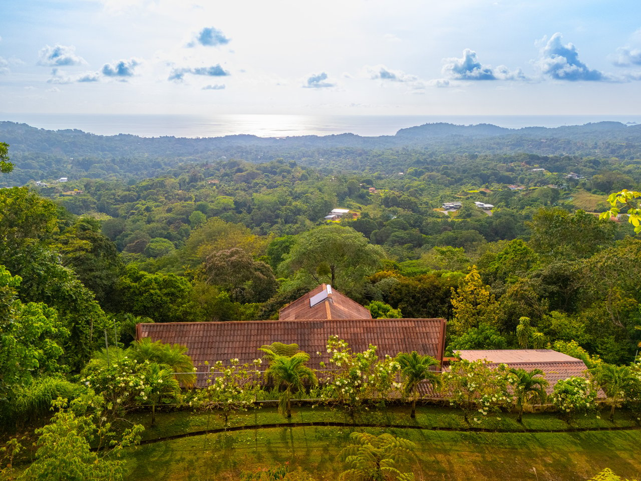 Casa Dreamcatcher, A Beautiful Ocean Sunset 4 Bed 3.5 Bath Home in Ojochal