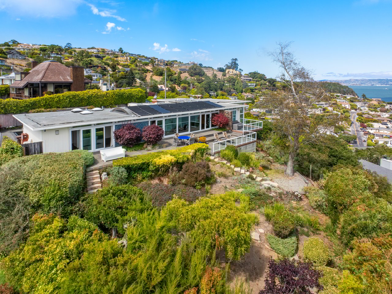 240 Loma Ave