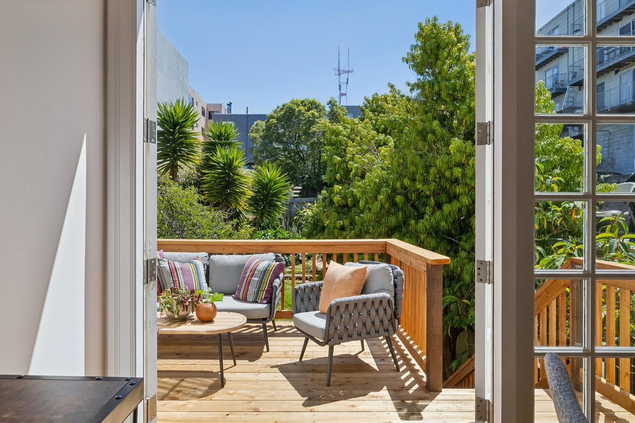 263 Carl Street