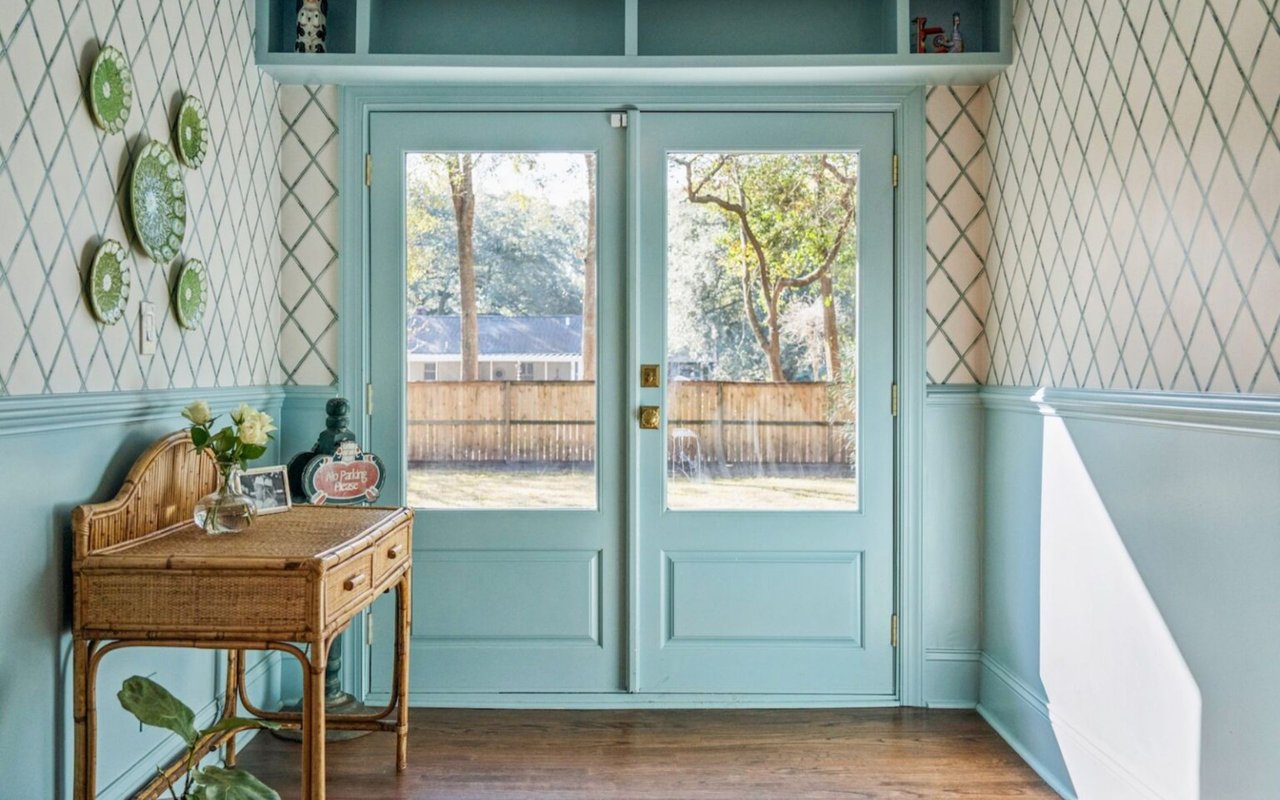 Beautifully Renovated Home – 1683 Pearlott Street