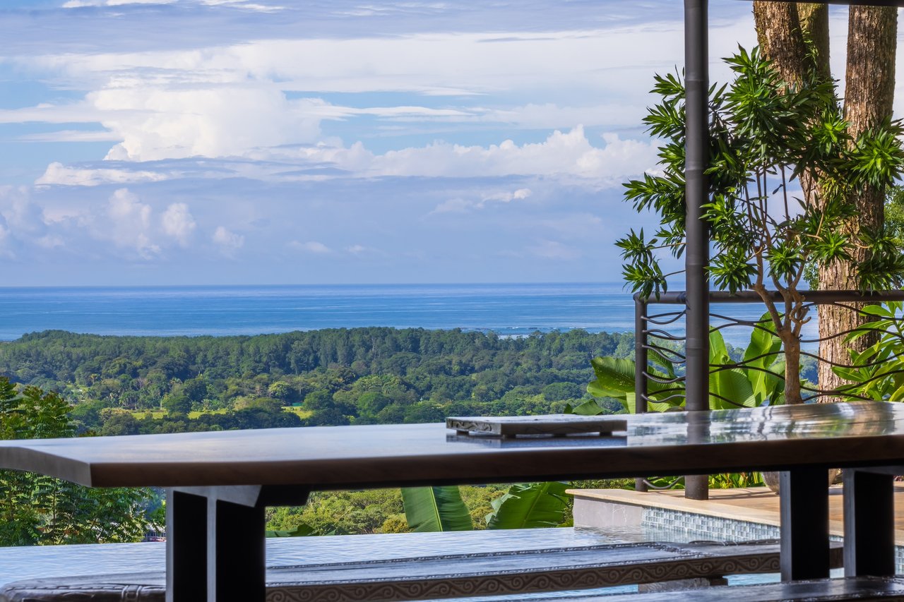 Casa Meraki: Modern Tropical Living with Whale’s Tail Views in Uvita