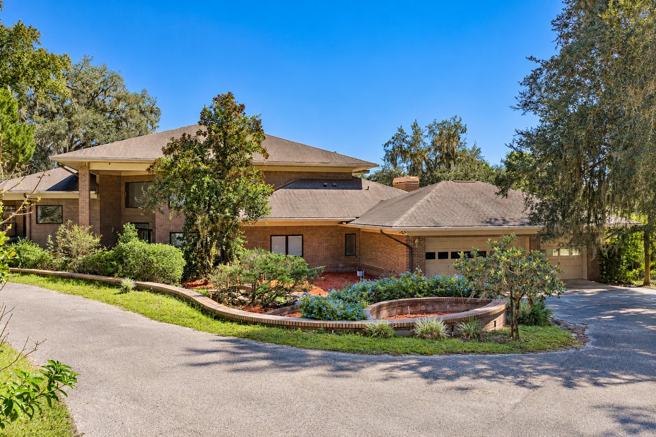 18728 LAKE IOLA RD