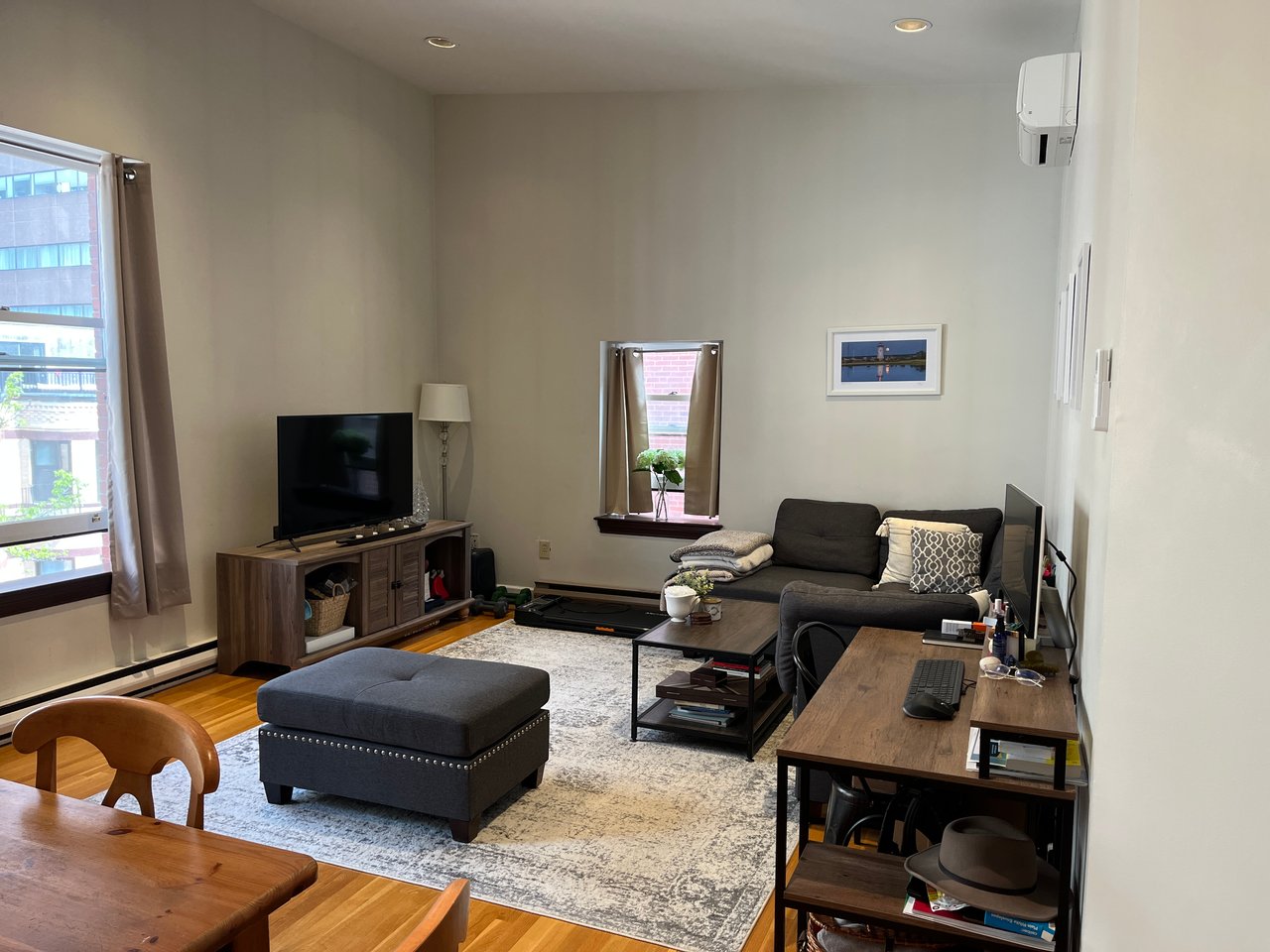 Saint Botolph Street - Top Floor 2 bedroom - Common Roof Deck and Laundry! September 1 