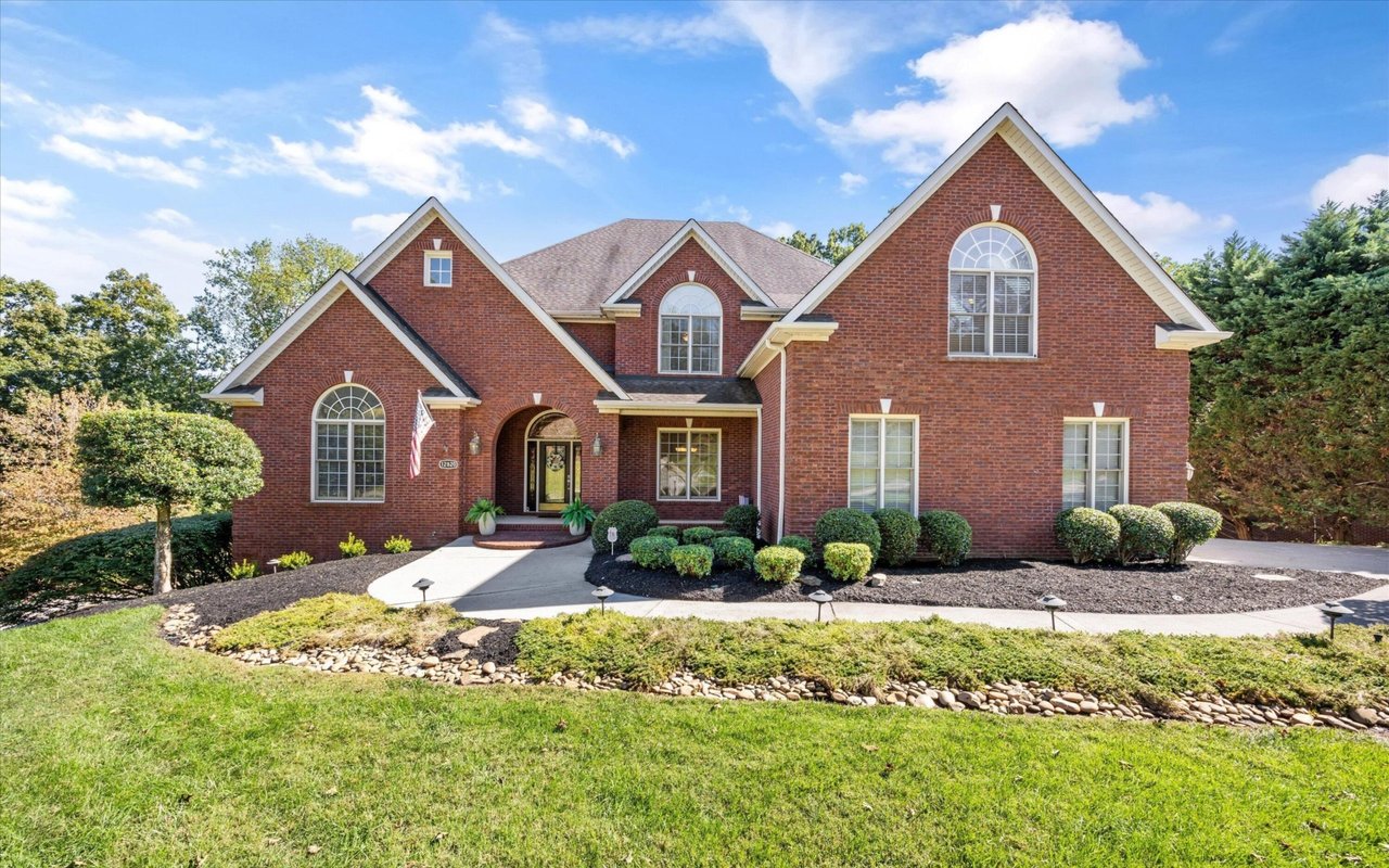 Wallace Luxury Spotlight | 12820 High Oak Road Knoxville, TN 37934