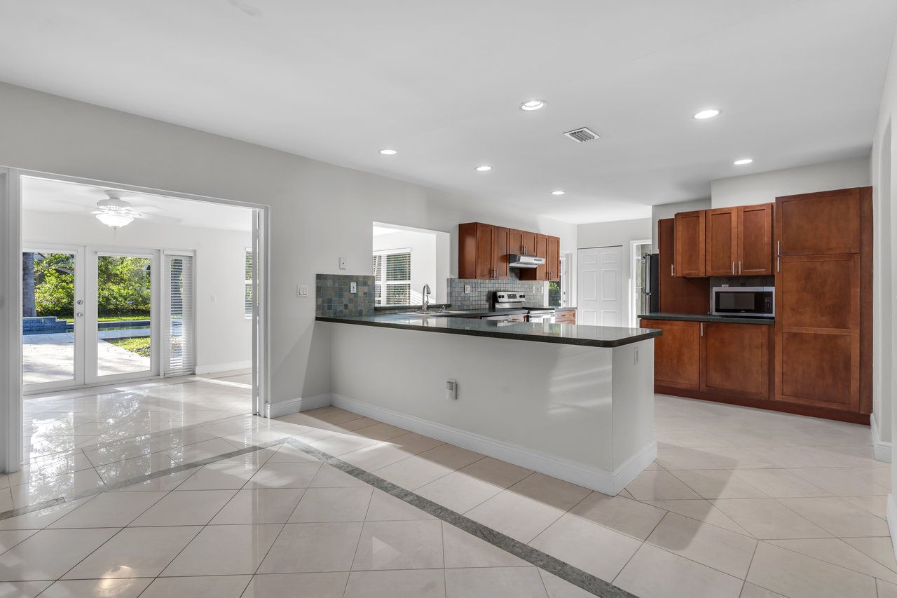 New Rental Opportunity in North Pinecrest