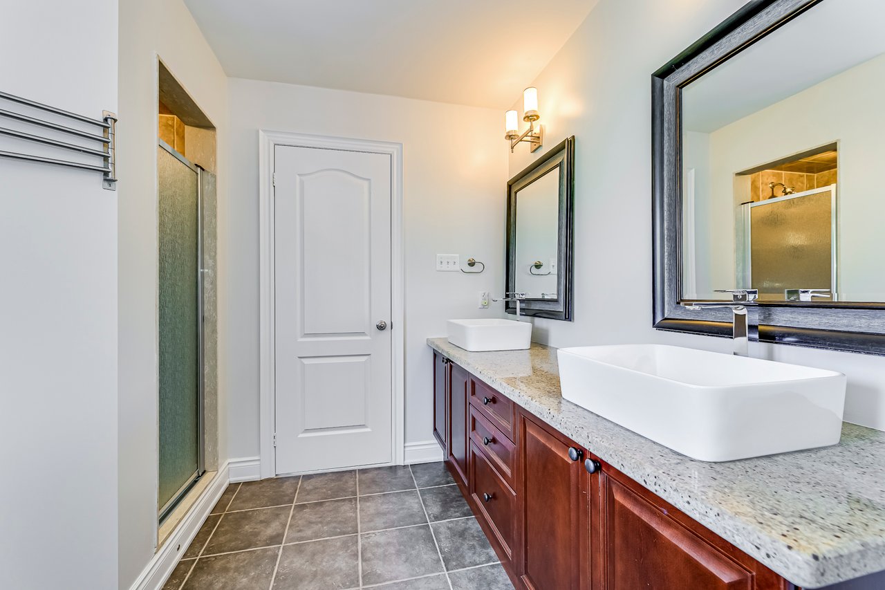 1152 Jezero Cres