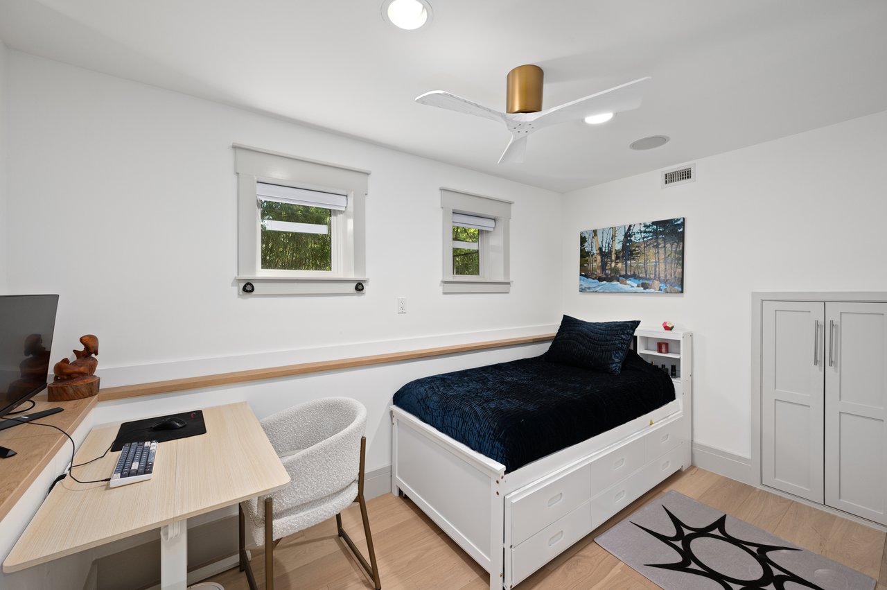 2406 Pemberton Pkwy