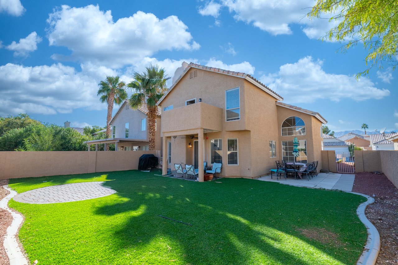 5620 Desert Creek Way