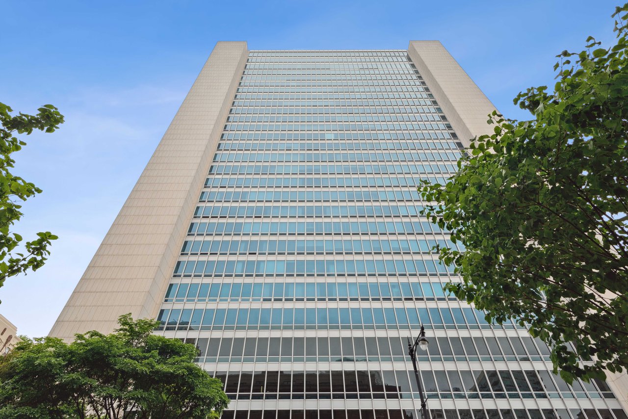 500 W Superior Street Unit: #2201