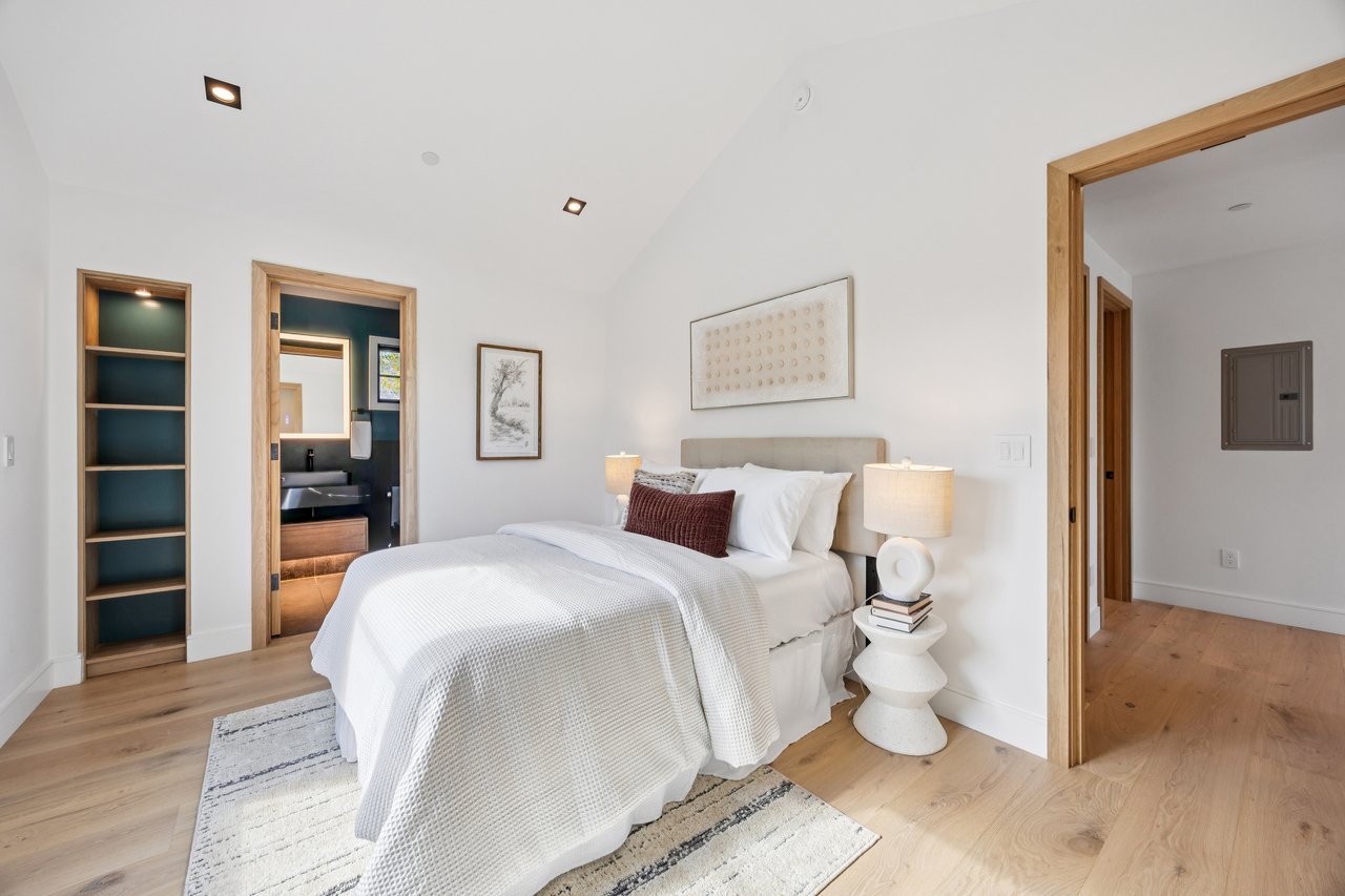10 Channing Rd, Burlingame