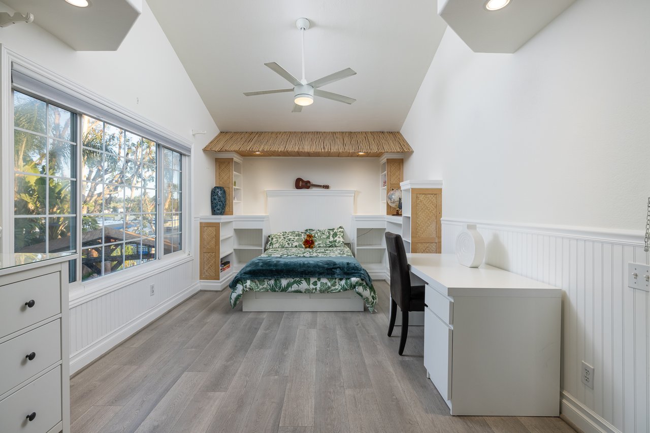 23965 Carrillo Dr