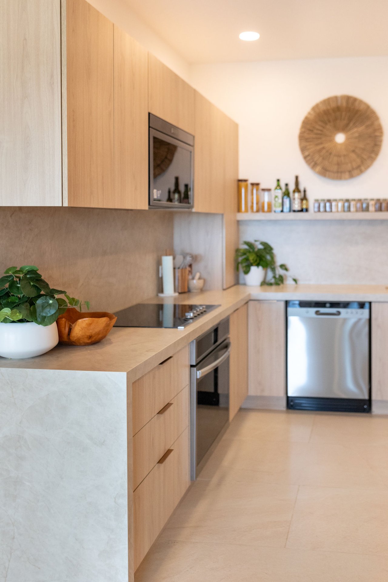 Ocean & Mountain View Modern Beach Condominium 
