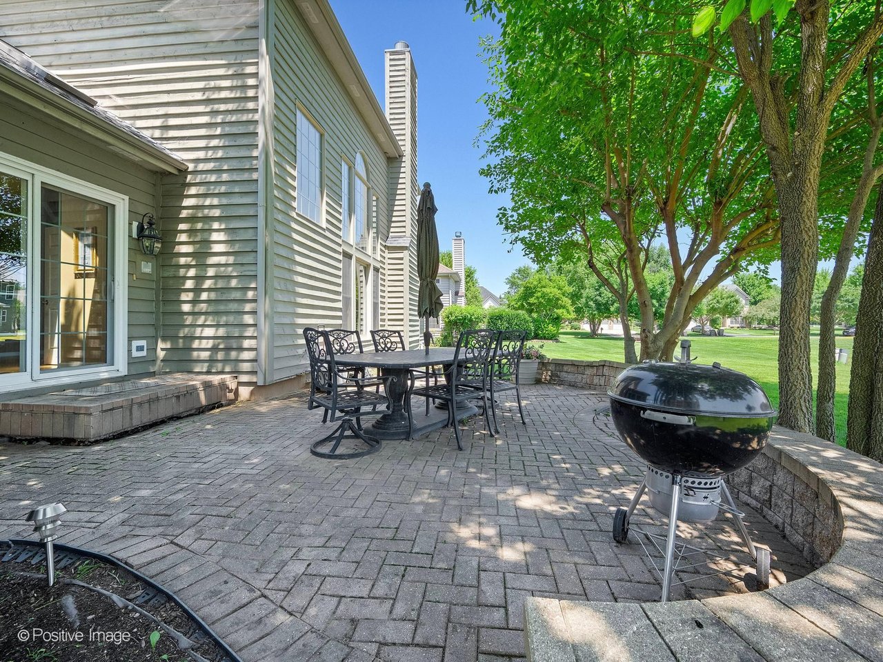 537 N Sycamore Ln, North Aurora IL: 4-Bedroom Home in Moose Lake Estates Listed at $650,000