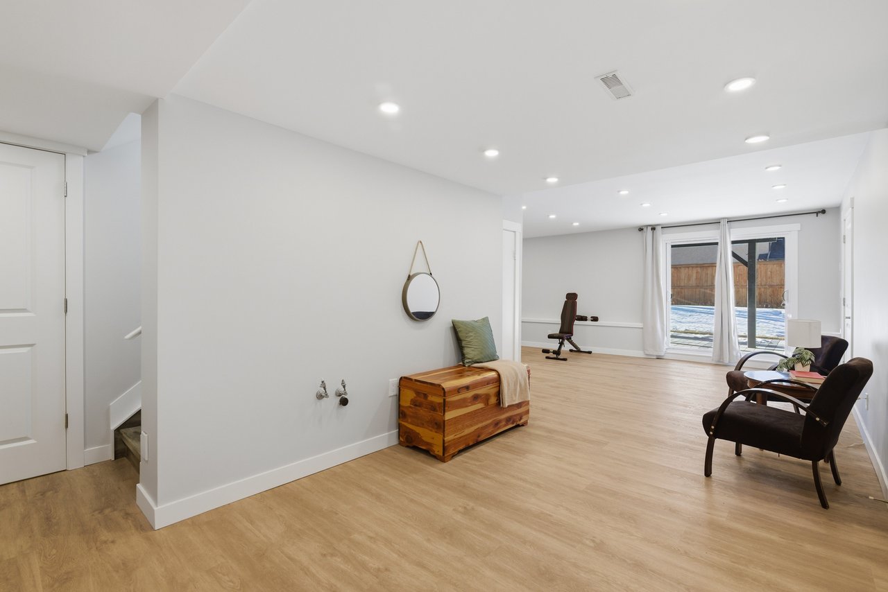 88 Woodfield Crescent SW